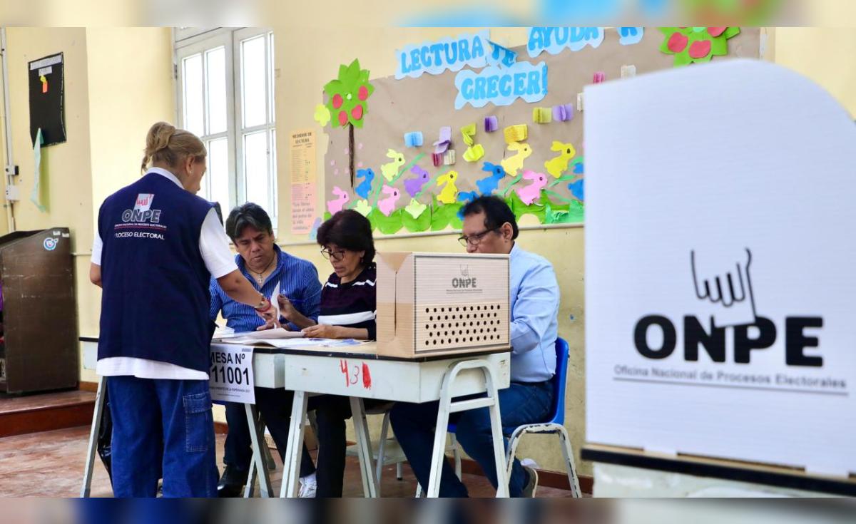 Elecciones 2026: Contraloría despliega 1200 auditores para supervisar llegada de material electoral