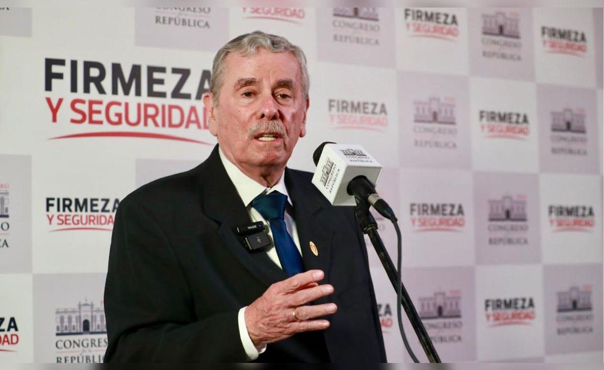 Congreso: alertan que Fernando Rospigliosi intentó impedir reconsideración contra ley de impunidad