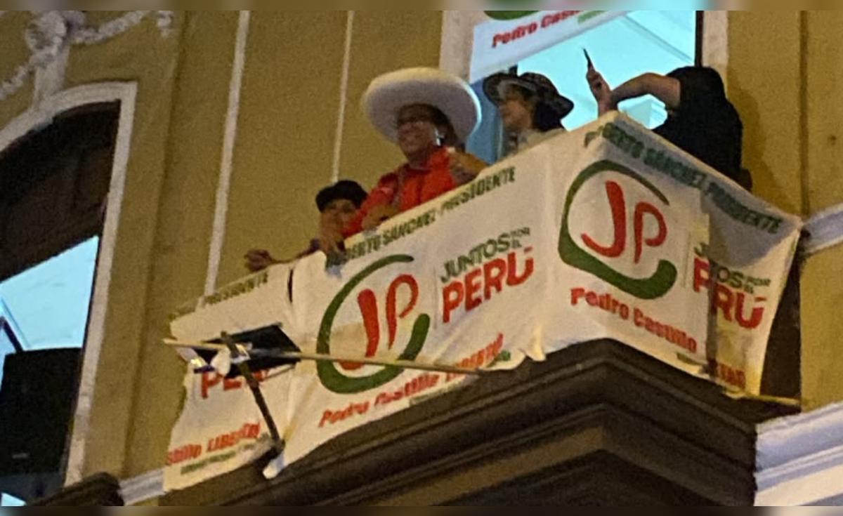 Roberto Sánchez encabeza movilización en defensa del voto: "El pueblo exige justicia electoral"