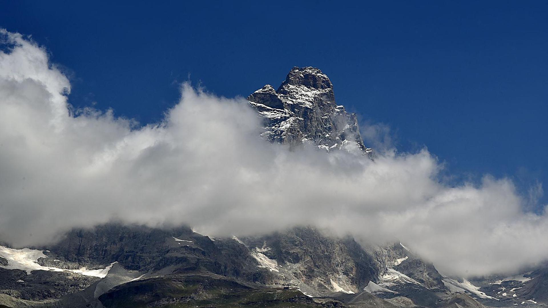 È strage di alpinisti: 7 morti in 24 ore, gli ultimi incidenti sul Cervino e il Monte Bianco