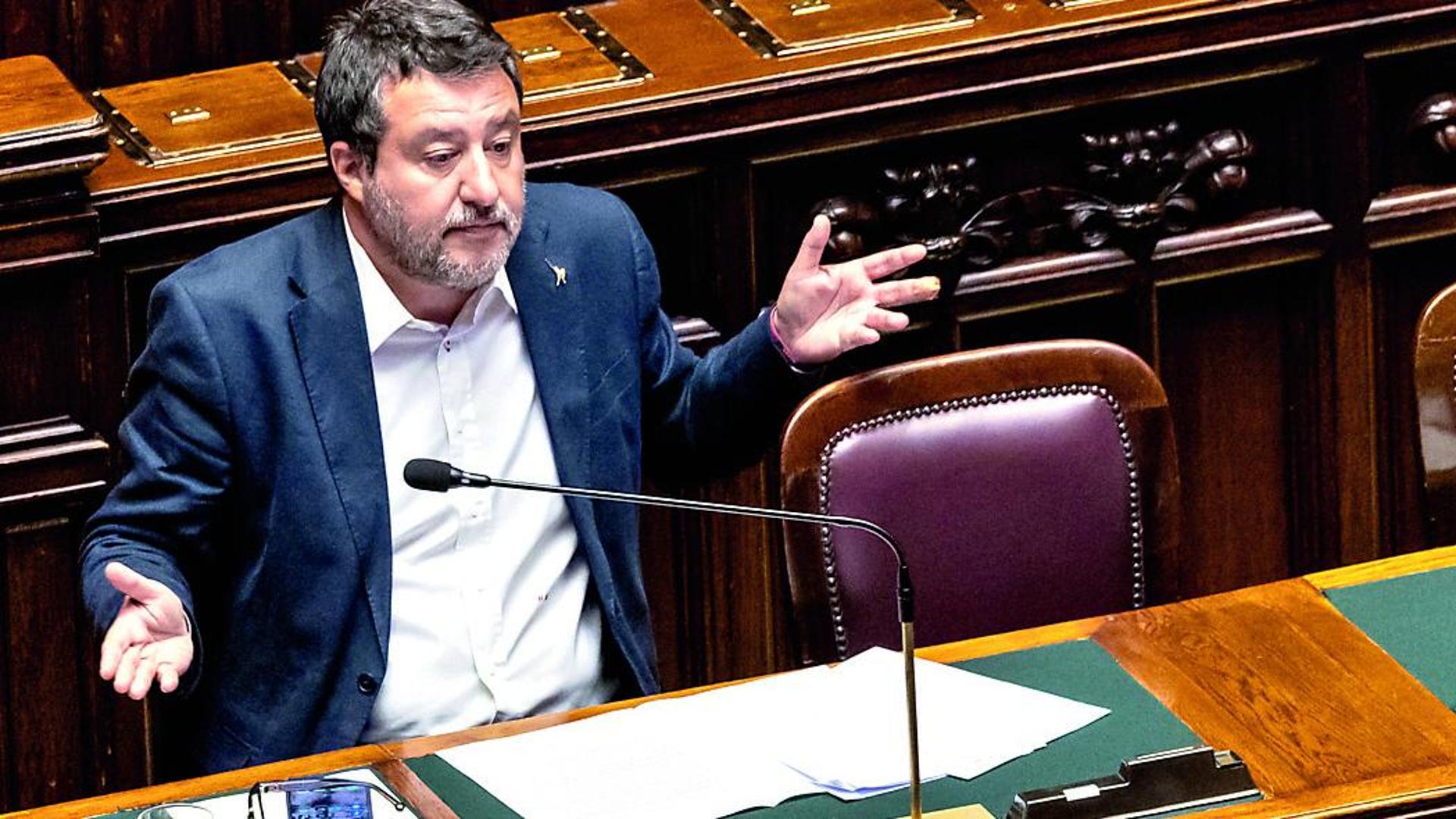 Salvini fa autocritica. Ma il fronte del Nord ora pensa al congresso