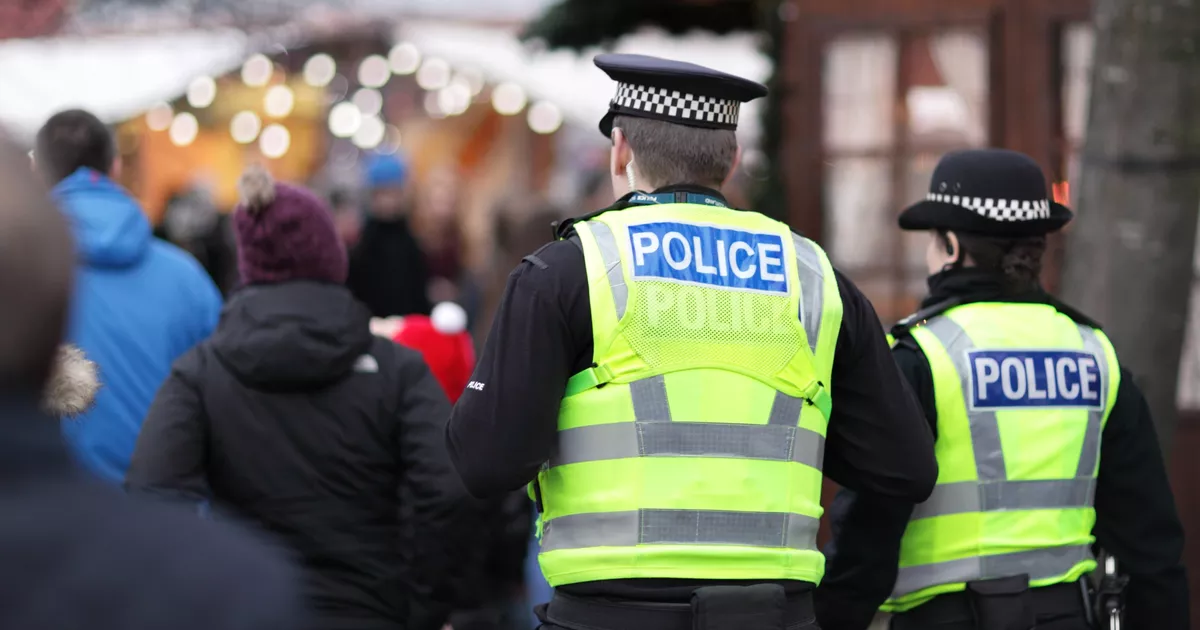 Manchester : une collégienne arrêtée après une attaque au couteau qui a fait trois blessés