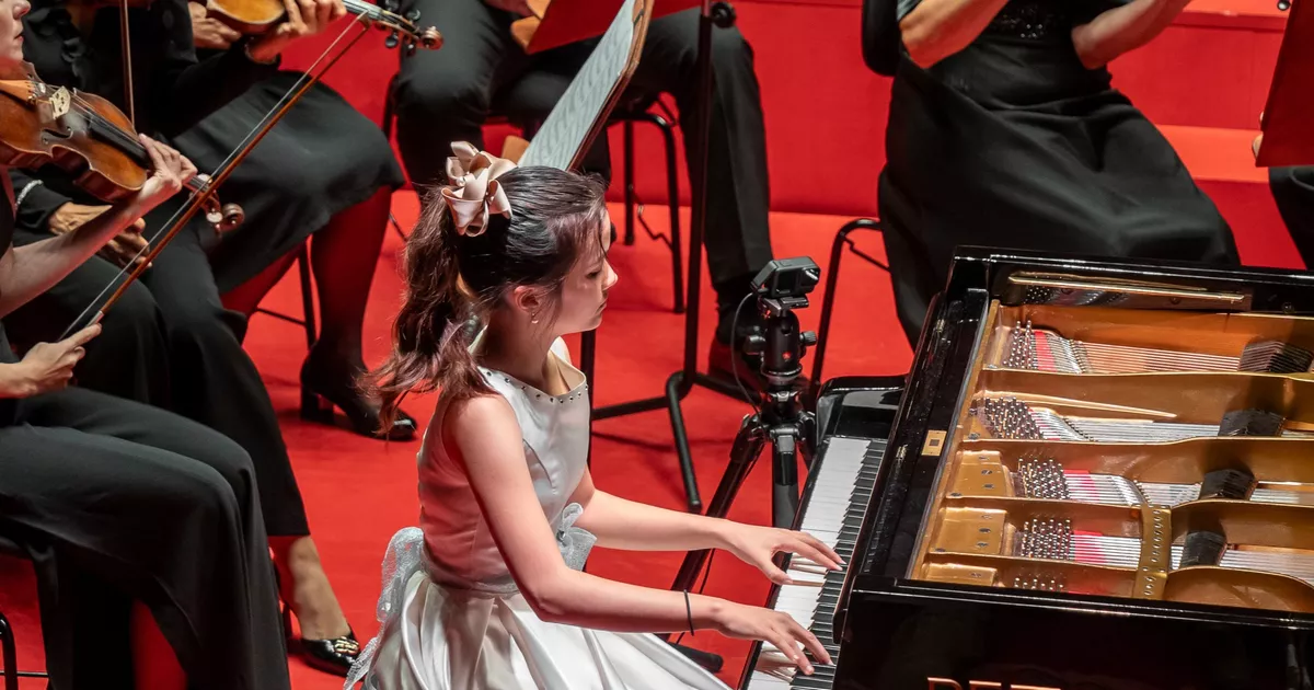 QI de plus de 130, mention très bien espérée, rêves de piano : le destin hors norme de Lucie, bientôt bachelière à 13 ans