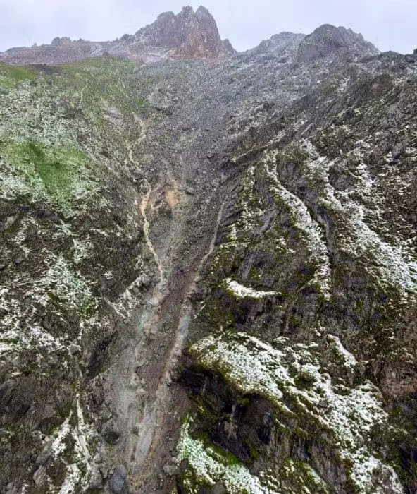 Valais: Une lave torrentielle coupe l'accès à la Grande Dixence
