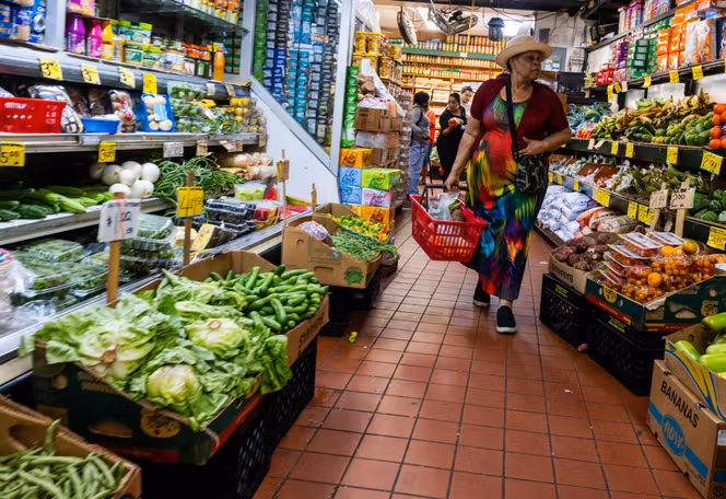 Aux Etats-Unis, l’inflation s’assagit en juin, un répit bienvenu pour Donald Trump