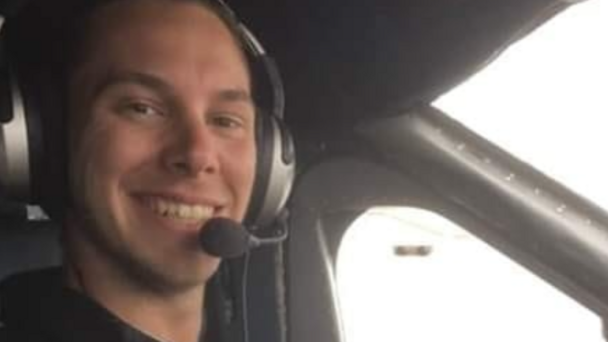 « Bon vol mon frère! »: qui était Antoine Forest, pilote tué à LaGuardia?