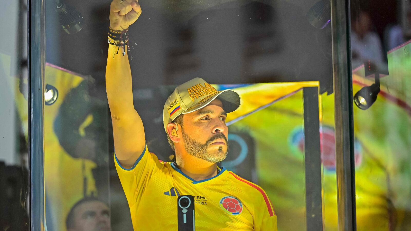 « Le maillot n’appartient à aucun leader » : en Colombie, le football électrise la présidentielle il y a 15 min