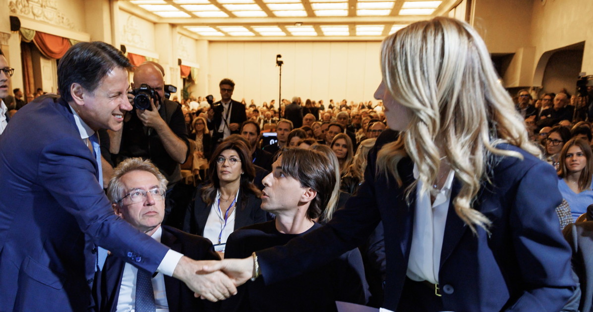 Giuseppe Conte incontra Silvia Salis: intrighi e manovre clamorose a sinistra | Libero Quotidiano.it