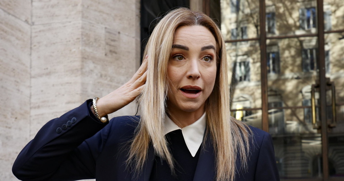Silvia Salis, il tracollo punto per punto: FdI picchia duro, 365 giorni sciagurati | Libero Quotidiano.it