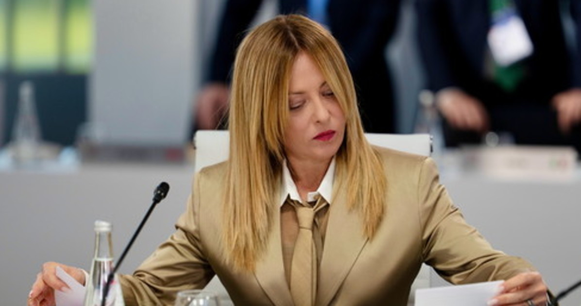 Meloni e Trump, la cravatta galeotta e il segreto del non-interprete | Libero Quotidiano.it