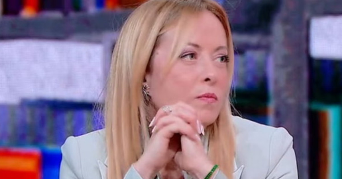 Covid, Meloni contro Conte: "Emergono fatti incredibili". E il grillino apre all'audizione | Libero Quotidiano.it