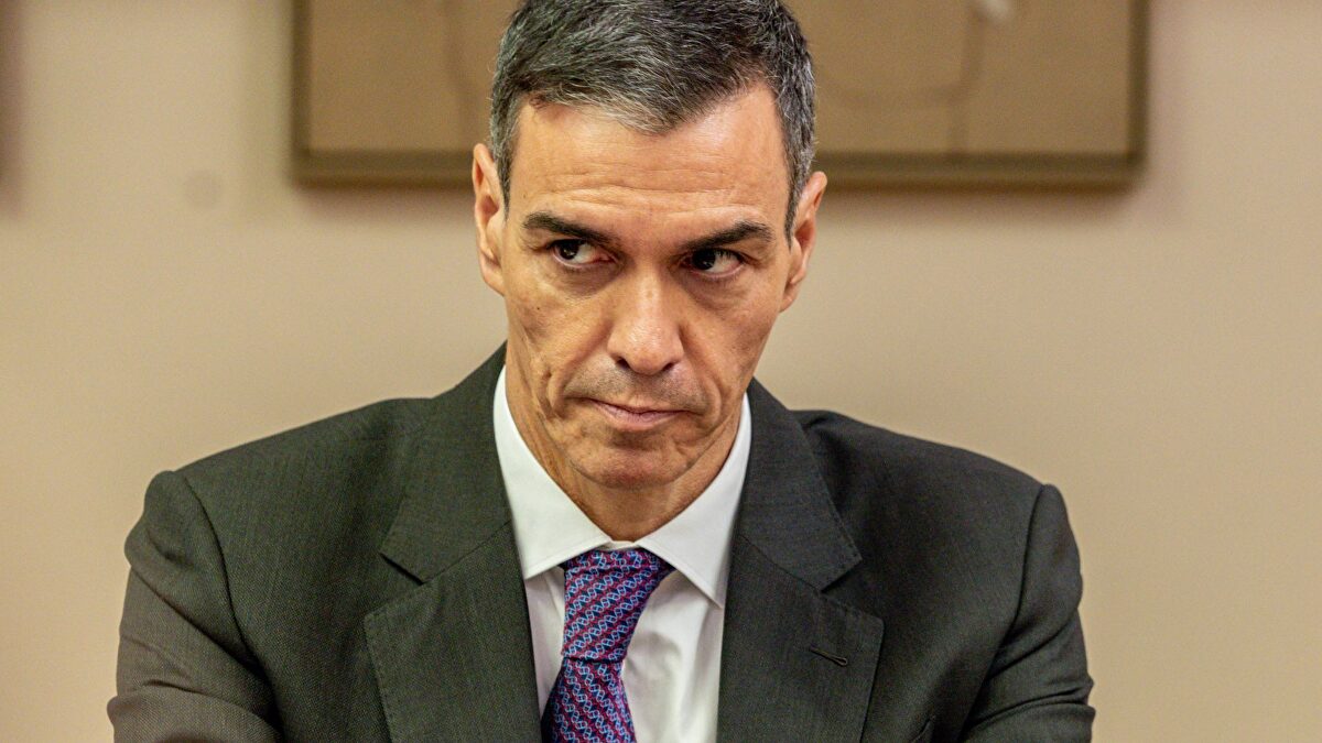 El misterioso anuncio de Bolaños para desviar el foco del calvario judicial del Gobierno