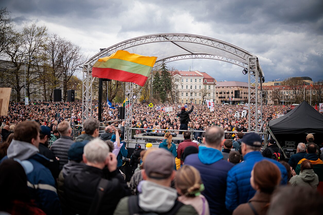 'We will not give up': 30,000 pack Vilnius square in defence of public broadcaster