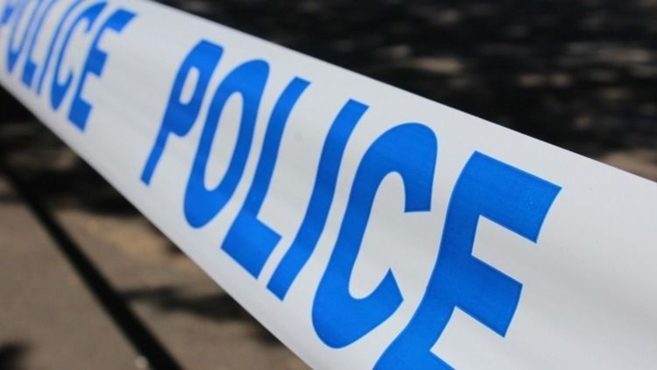 10:42 Gyalázat! – megszólalt a szomszéd, aki látta, amikor megérkeztek a helyszínelők