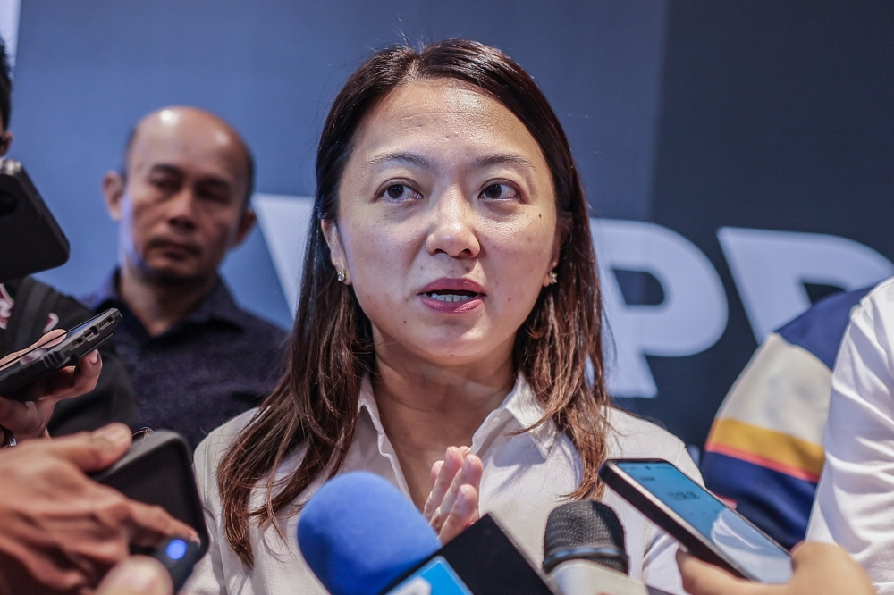 Hannah Yeoh: More CCTV at KLCC to crack down on ‘photo touts’