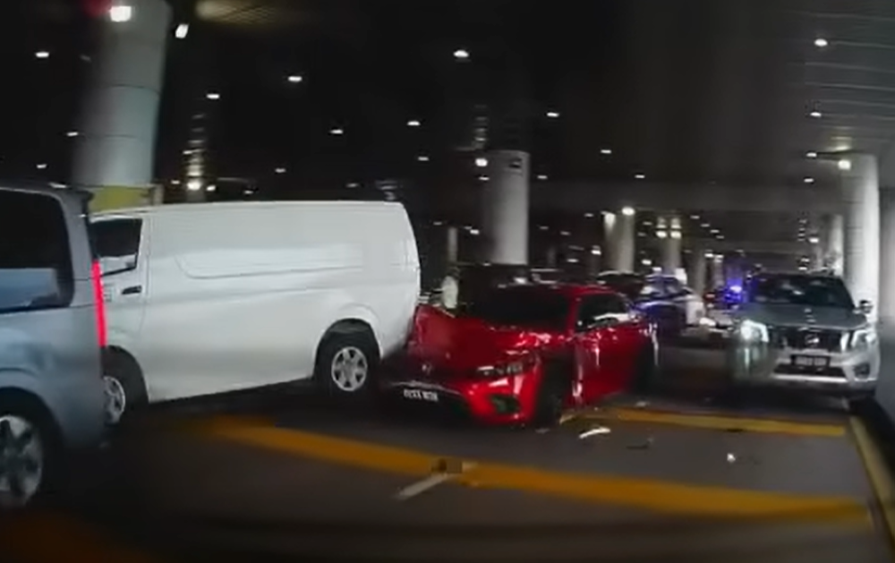 Red Honda Civic chase at KLIA ends with arrest of local man carrying 31 criminal records