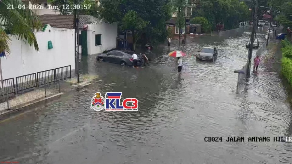 Flooded stretches on Jalan Ampang Hilir, Jalan Kuching snarl KL traffic