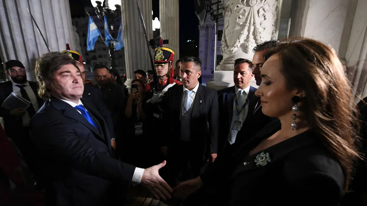 La última vez que Javier Milei y Victoria Villarruel se vieron en público: el frío saludo y los fuertes gestos