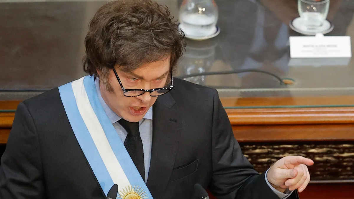 Periodistas "ensobrados" y ataques a la prensa: una opinión que duele y es indispensable modificar