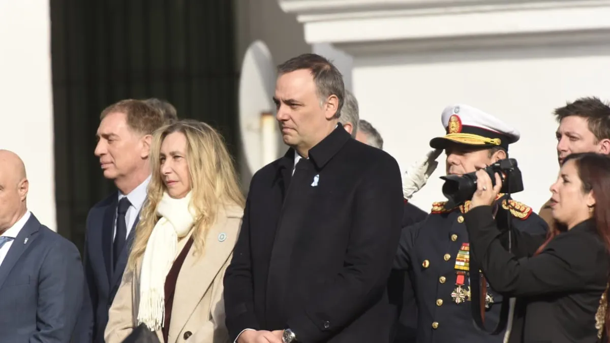 Manuel Adorni contra las cuerdas: se acortan los tiempos y hay una tensa espera en el Gobierno