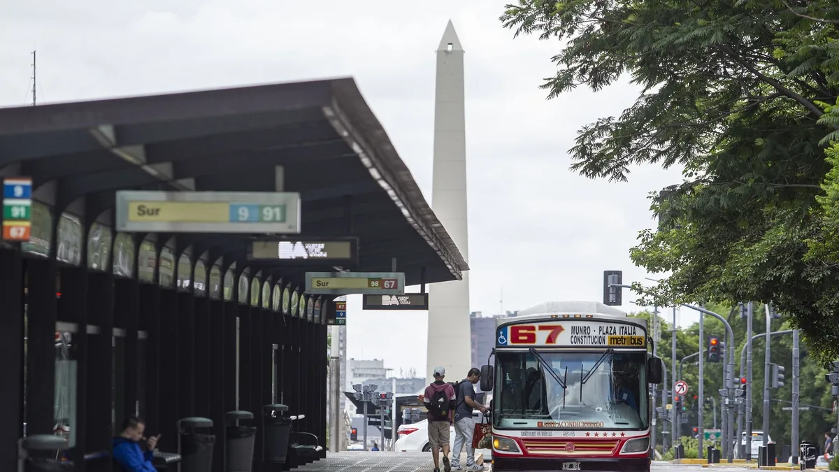 Julio arrancará con nuevos aumentos en alquileres, transporte y servicios