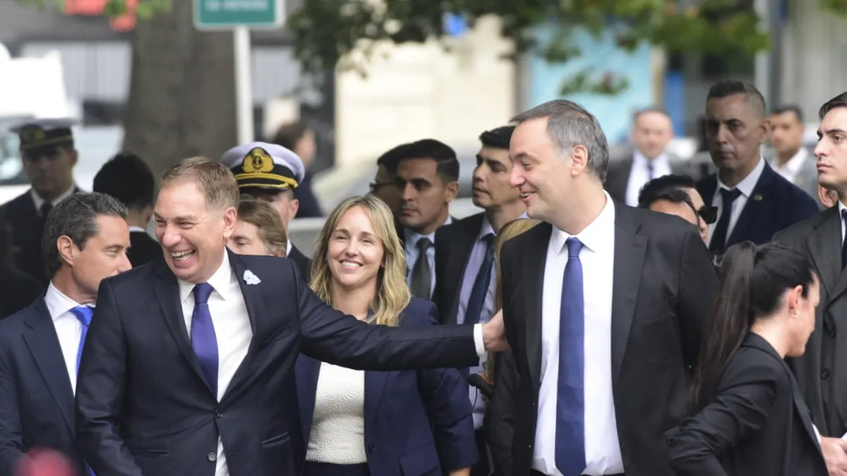 Sale Manuel Adorni, entra Diego Santilli: un cambio de aire para reencauzar la agenda en el Congreso