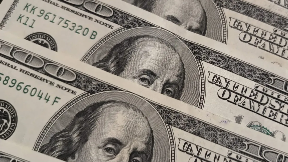 El dólar volvió a subir en el primer día de julio y rompió la barrera de los $1.500