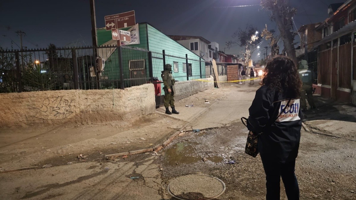 Le dispararon dos veces "en la parte posterior de su cuerpo": Investigan homicidio en plena vía pública en la comuna de La Pintana