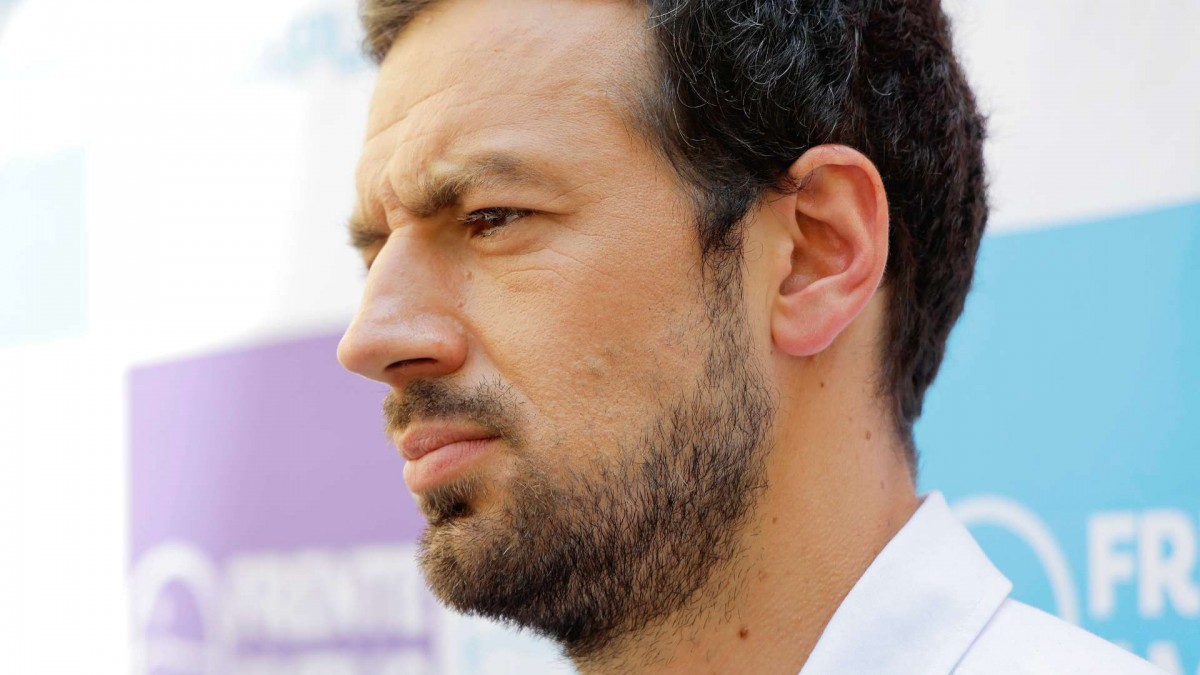 Cadem: Tomás Vodanovic lidera entre los políticos con mayor "imagen positiva" y Bachelet es la figura más conocida