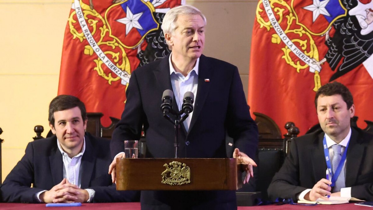 "Si usted es un inmigrante irregular, se tiene que ir": Presidente José Antonio Kast en Consejo Social de la UDI