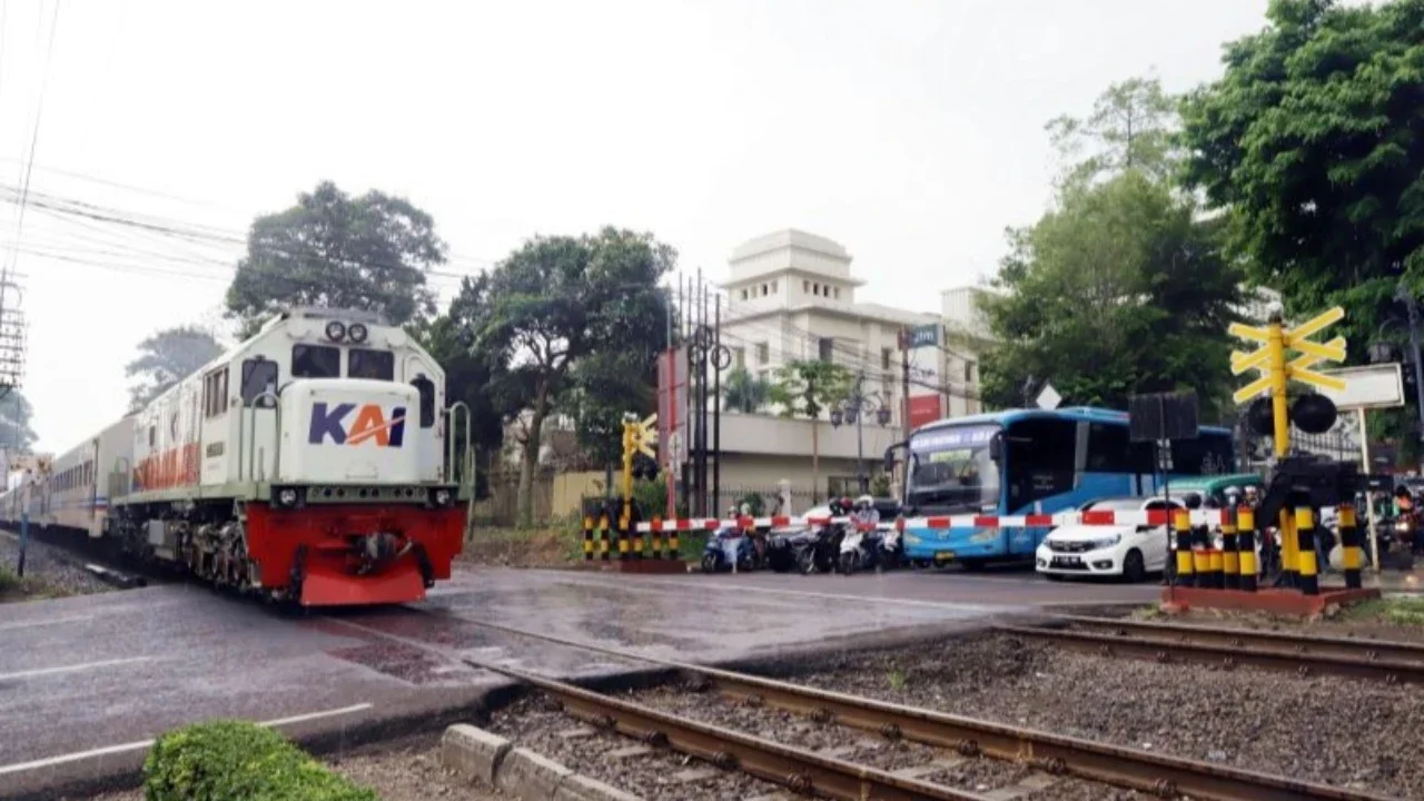 Cerita Heroik Penjaga Palang Perlintasan di Yogyakarta Selamatkan Pria yang Ingin Bunuh Diri