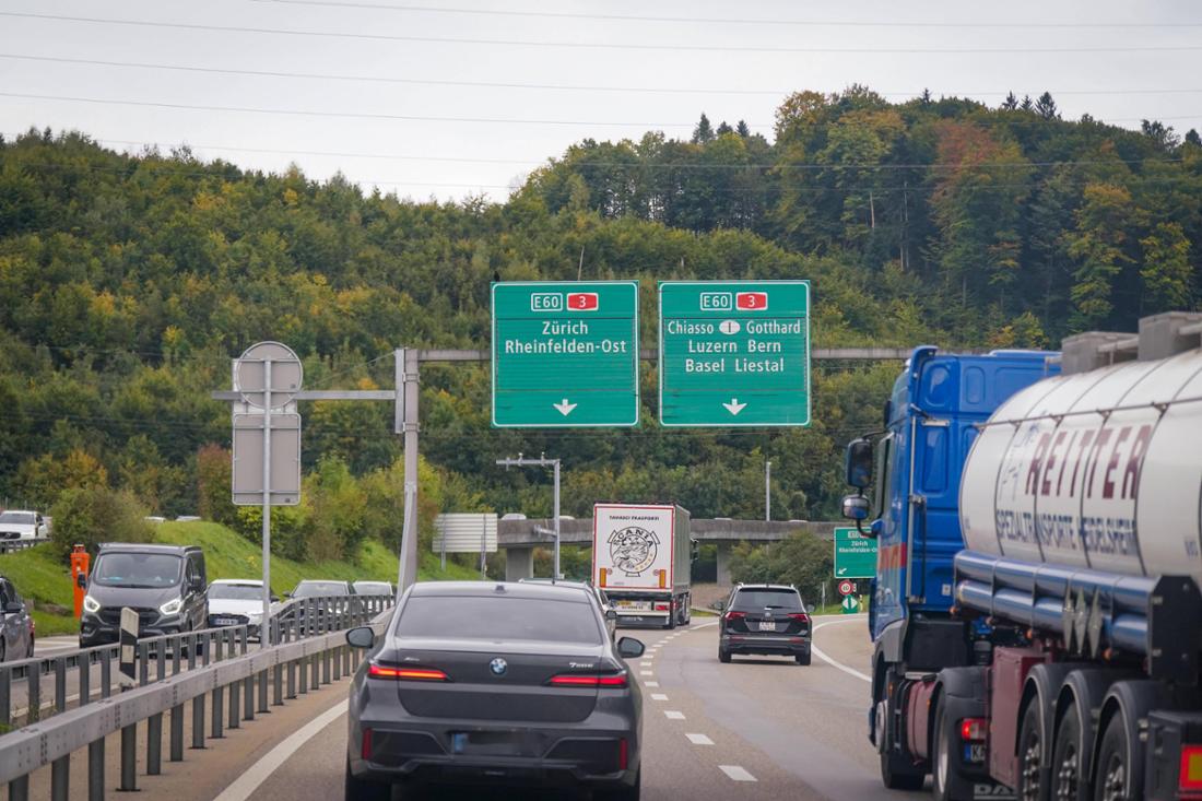 Massenkarambolage auf Urlauber-Route: Alpenstraße zunächst gesperrt – ein Todesopfer