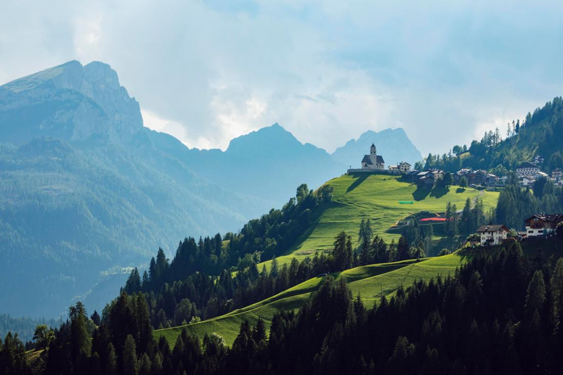 Dolomiten-Dorf stellt absurden Blitzer-Rekord auf und nimmt pro Einwohner 5989 Euro ein – mit einem Gerät