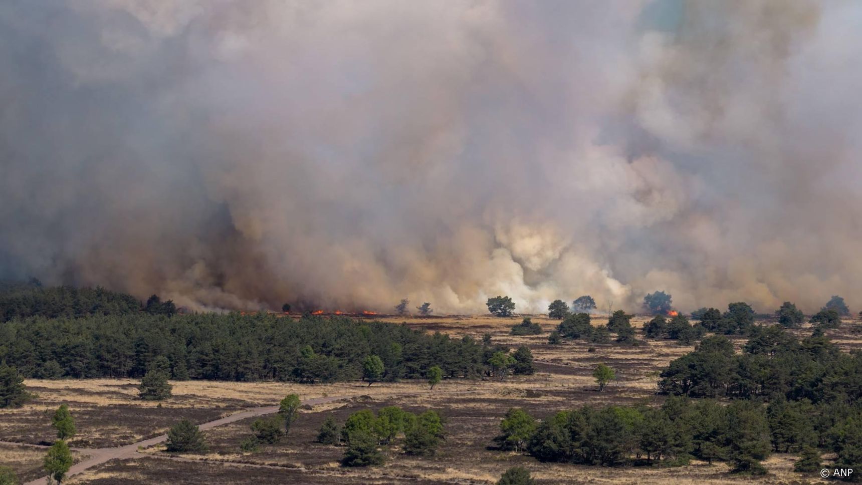 Koninklijke Marechaussee: brand ’t Harde door springstof-oefening