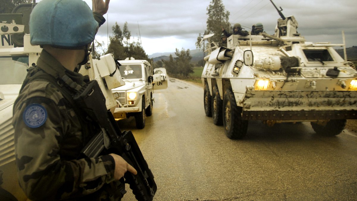 Middle East War: French General, Head of UNIFIL Staff, Targeted by Israeli Soldiers