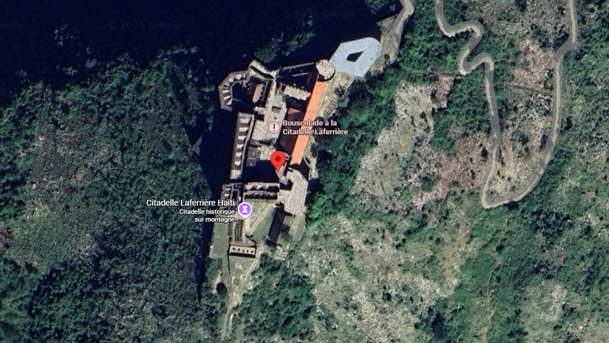 Une terrible bousculade à l’entrée d’un site touristique : une trentaine de visiteurs meurent piétinés