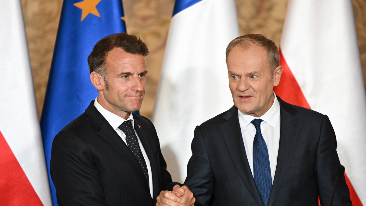 Dissuasion nucléaire, échanges d’informations et déploiements d’avions… que retenir des annonces d’Emmanuel Macron et de Donald Tusk ?