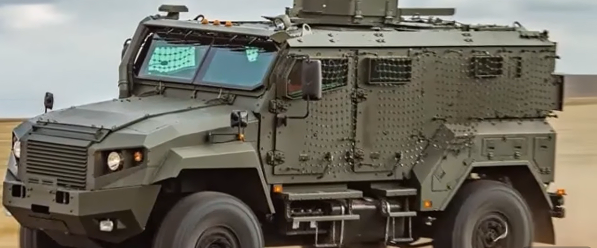 Guerre en Ukraine : le géant russe KamAZ développe un véhicule blindé redoutable qui servirait de "taxi de front"