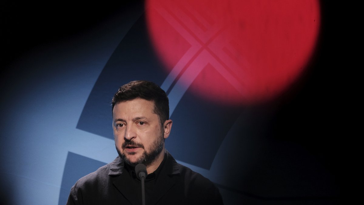 Guerre en Ukraine : les drones de Volodymyr Zelensky auraient causé 40 milliards de dollars de dégâts en un an à la Russie