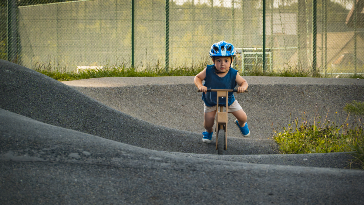 Un enfant de 10 ans meurt sous les yeux de son père, percuté par un 4x4 alors qu’il roulait sur une petite moto