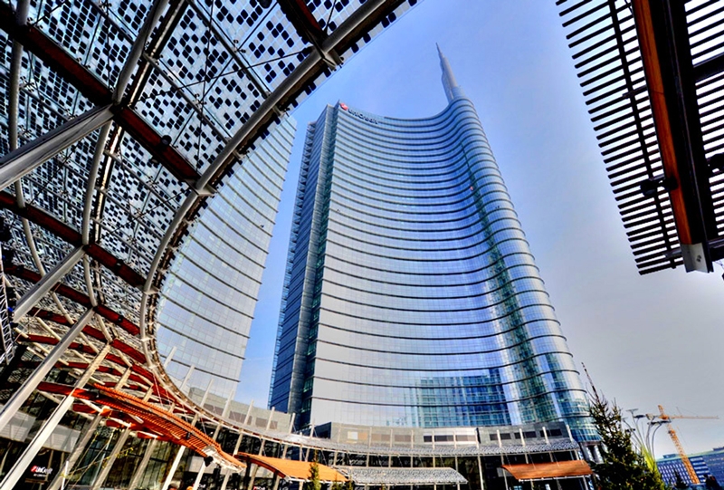 Unicredit prenota il 54% di Commerzbank e si difende sui derivati: rispettate pienamente le regole