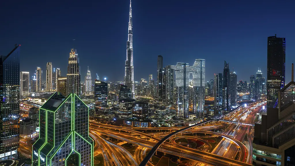 Steuervorteile und Luxus"Iran hat Dubais Business-Modell innerhalb von 24 Stunden zerstört"Jahrzehntelang steht Dubai als unerschütterliche Bastion für globales Kapital und Luxus.