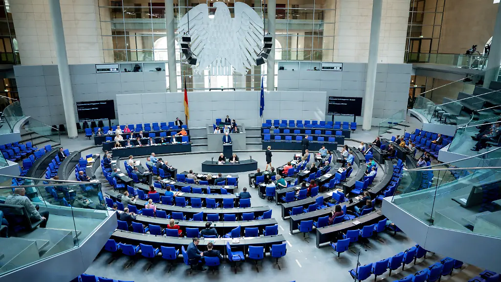 Blockade "belastet" KoalitionUnion bekommt vereinbarte Wahlrechtsreform womöglich nicht18 Wahlkreissieger von CDU und CSU verpassen wegen der Wahlrechtsreform der Ampel den Einzug