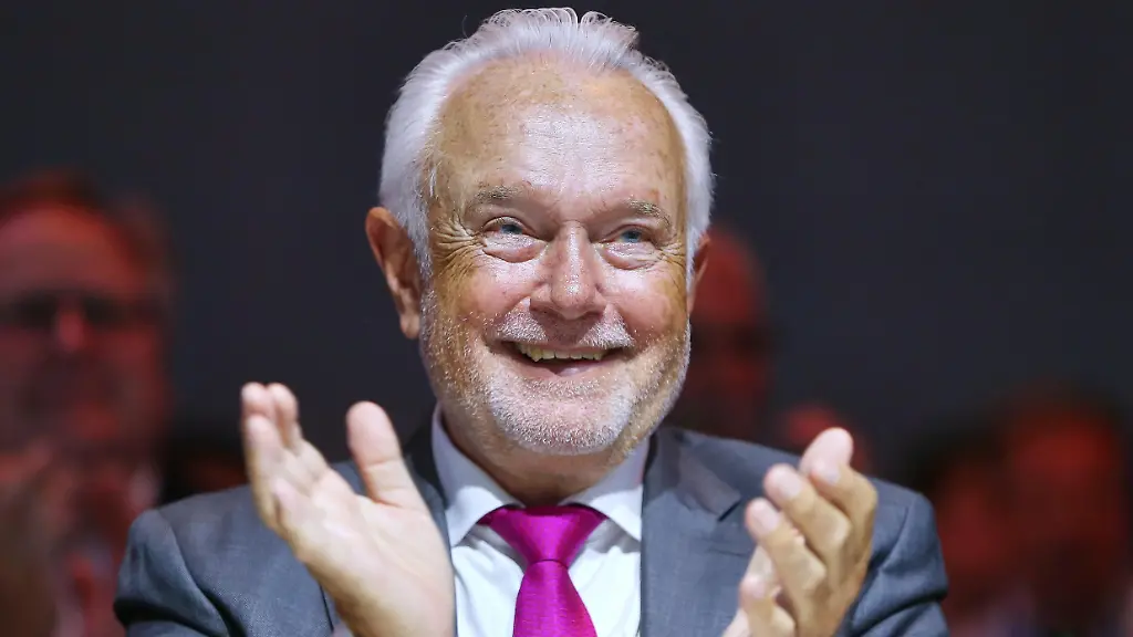 Liberale erleben Kubicki-EffektFDP gewinnt neue MitgliederUnter dem frisch gewählten Vorsitzenden entwickelt die FDP eine wachsende Anziehungskraft. Seit dem Parteitag gewinnen