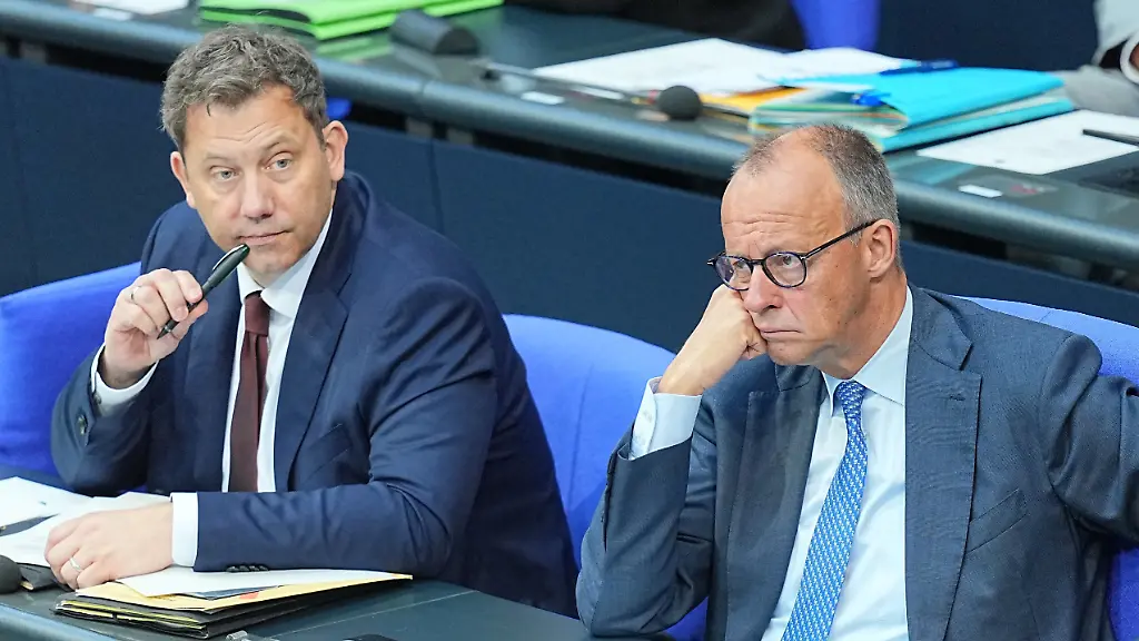 RTL/ntv-TrendbarometerSPD legt leicht zu, AfD hängt Union weiter abNachdem die SPD in der Vorwoche auf einen absoluten Tiefpunkt fällt, können die Sozialdemokraten im neuen