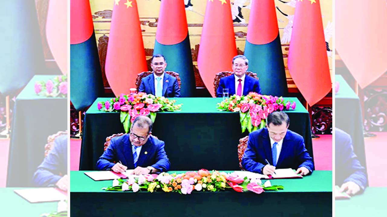 প্রধানমন্ত্রীর চীন সফর ১৩ সমঝোতায় স্বাক্ষর