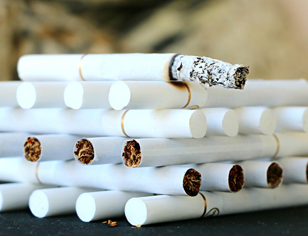 Ļoti nepatīkama statistika - Latvija ieņem trešo vietu Eiropā viltoto cigarešu skaita ziņā