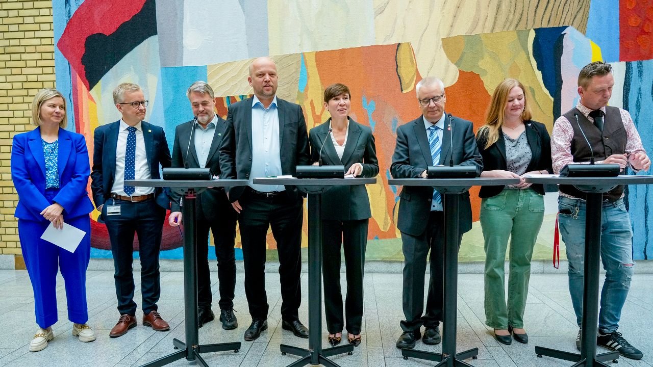 Stortinget: @property --b-teaser-captured-length { syntax: " "; initial-value: 0px; inherits: true; } NÅ! Haste- NÅ! Haste- innkaller pressen innkaller pressen