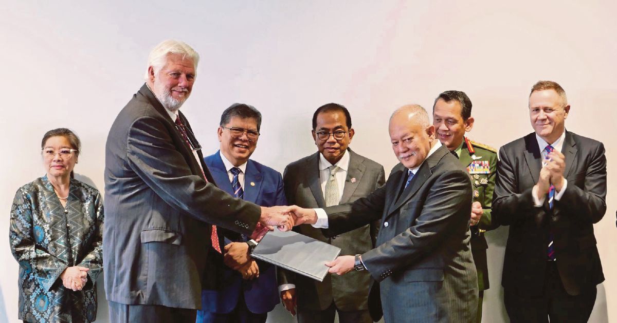 Malaysia, Australia boost strategic defence ties