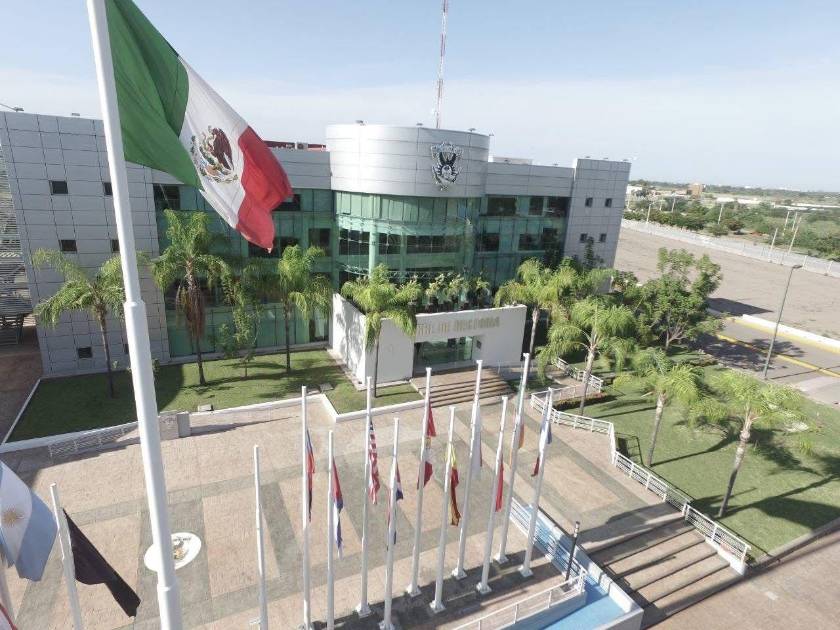 Sin aulas, sin equipo y con cobros extra en la UAS por universalidad de ingreso